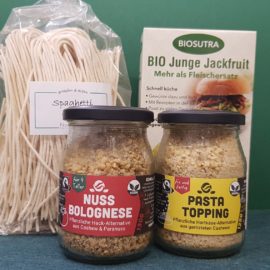 Neu im Angebot: Vegane Pastasoße und  Hartkäse-Alternative